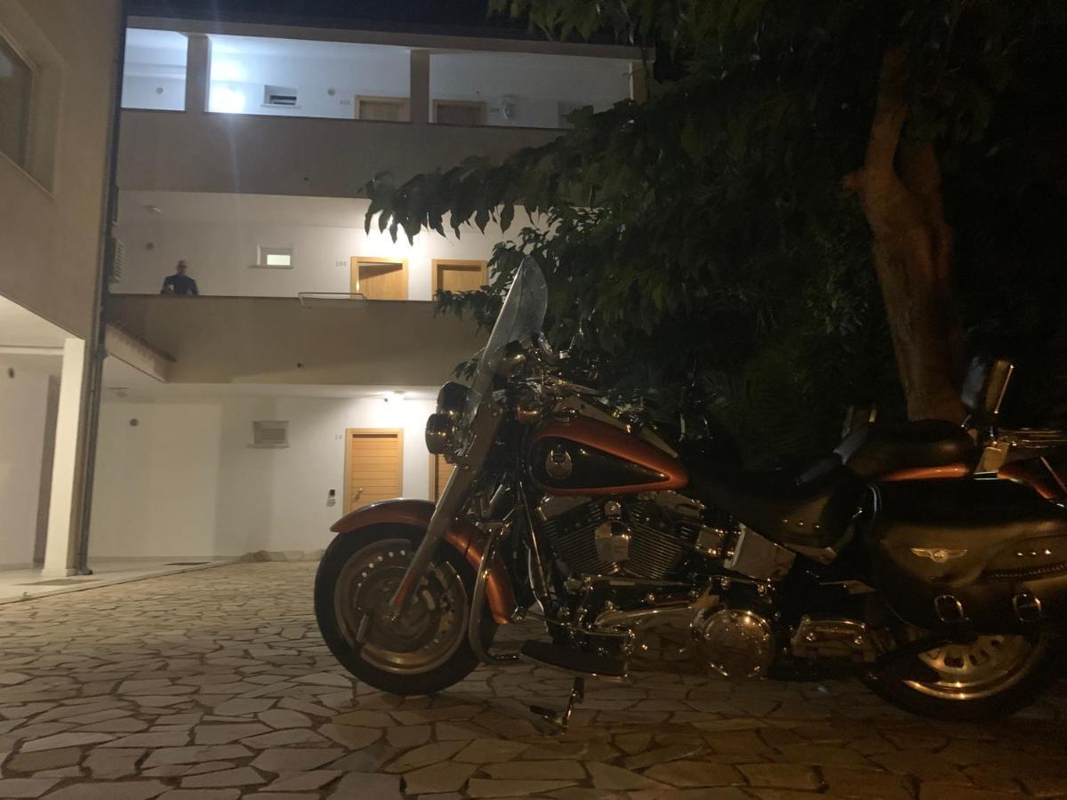 Meta Hotel Santa Teresa Gallura Exteriör bild