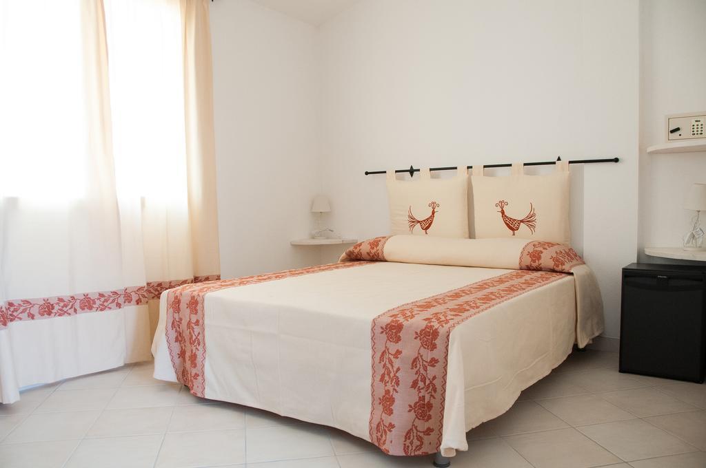 Meta Hotel Santa Teresa Gallura Exteriör bild