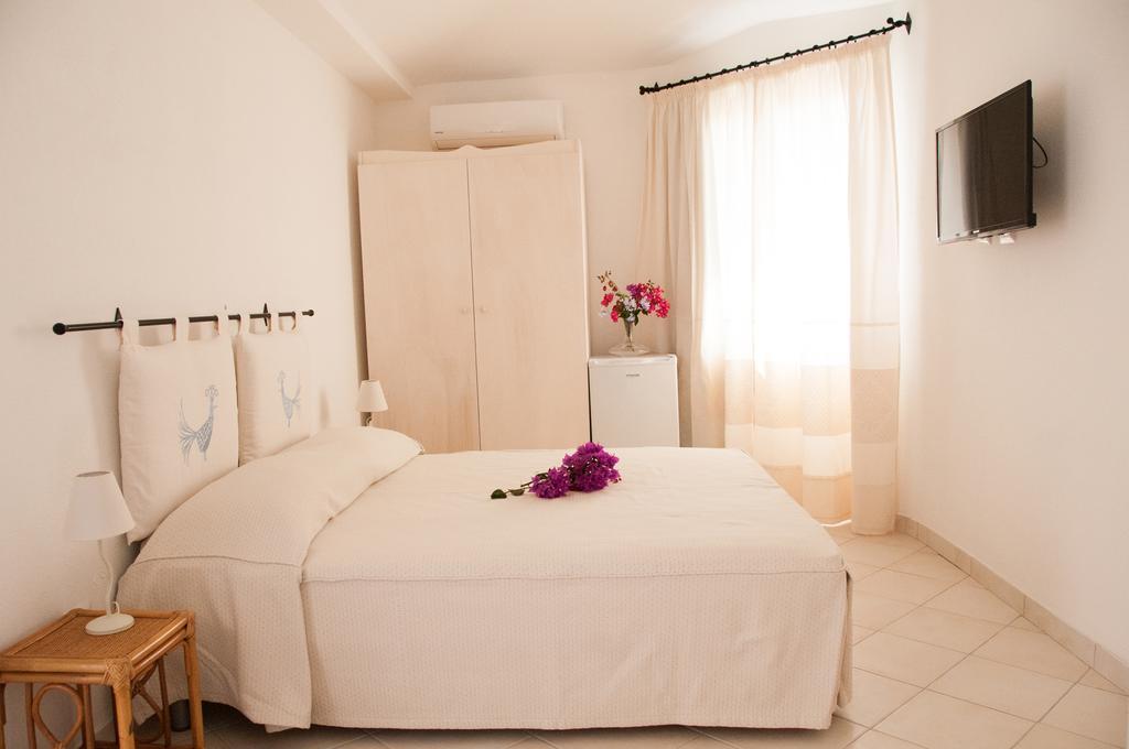 Meta Hotel Santa Teresa Gallura Exteriör bild