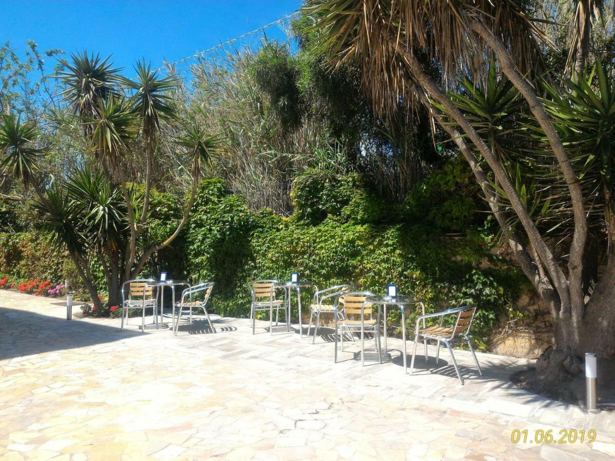 Meta Hotel Santa Teresa Gallura Exteriör bild