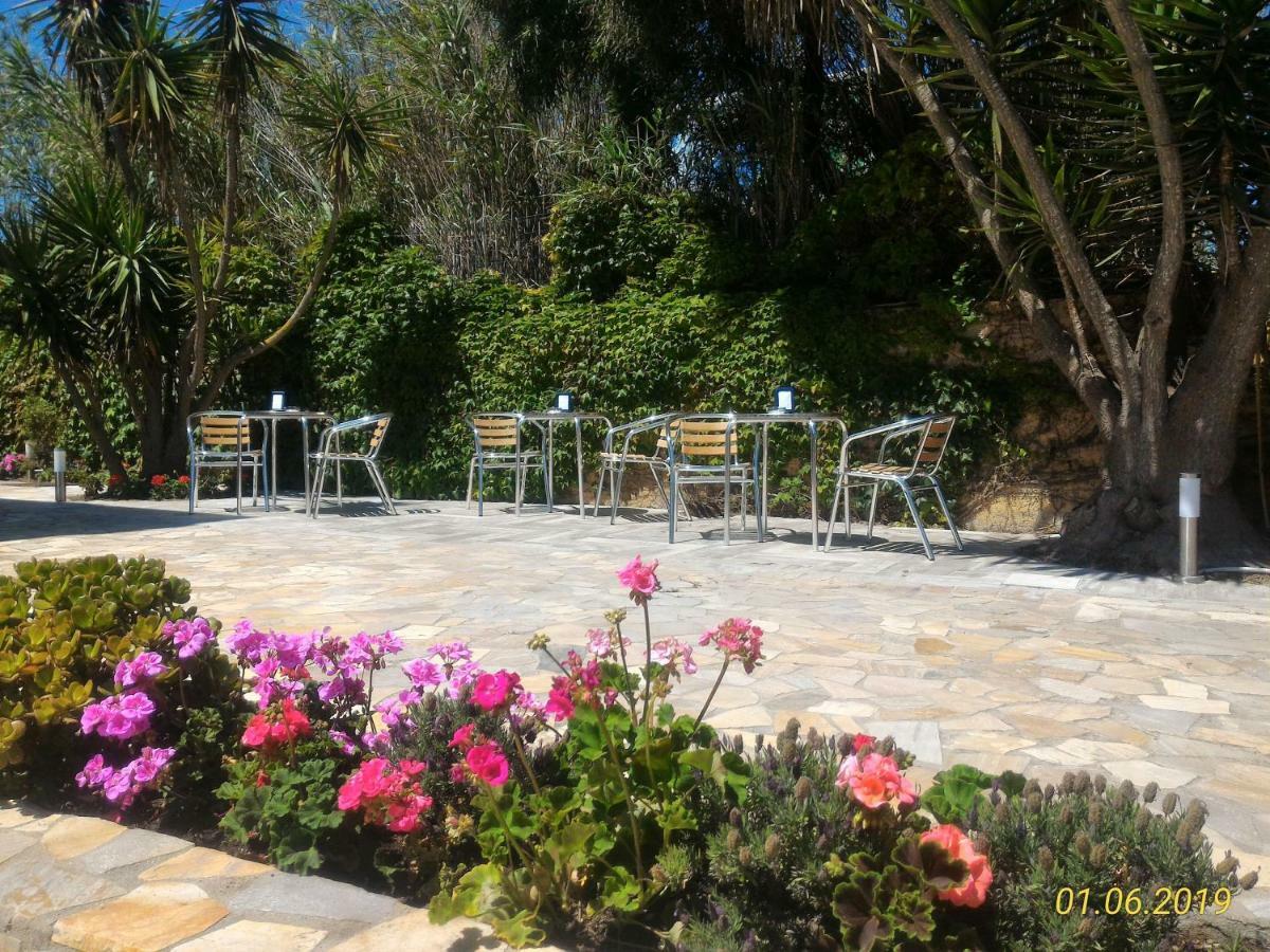 Meta Hotel Santa Teresa Gallura Exteriör bild